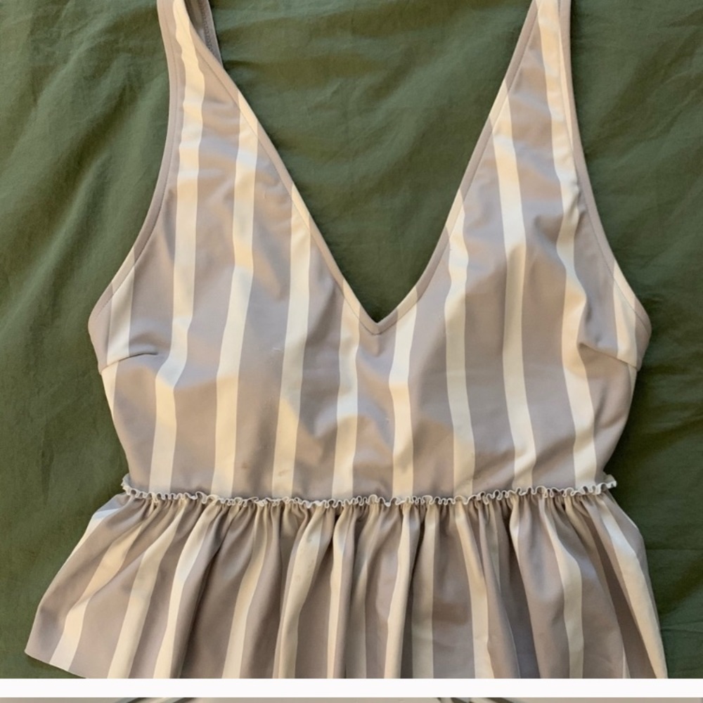 KJ gray and white stripe v peplum